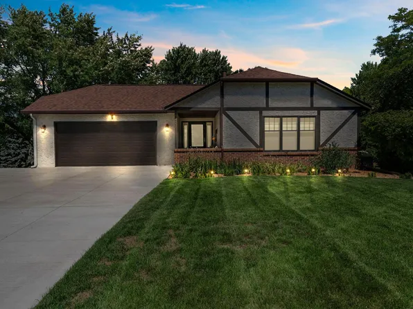 1400 W 107th St, Minneapolis, MN 55431