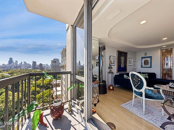 4th image of 2314 N Lincoln Park W #15