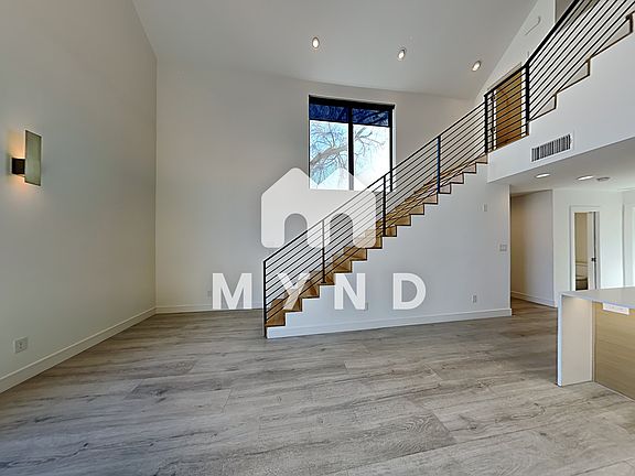 3rd image of 3880 Munger Ave #5