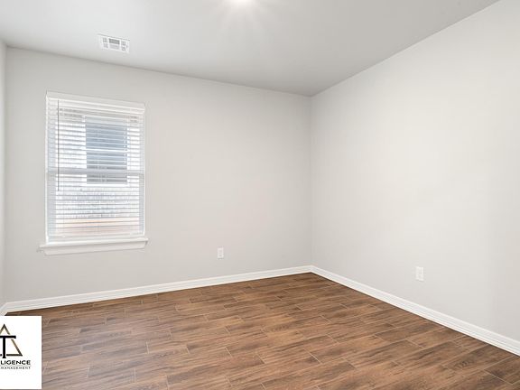 4th image of 621A Maleah Pl