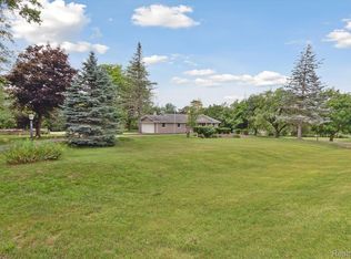 10120 Gale Rd, Goodrich, MI 48438