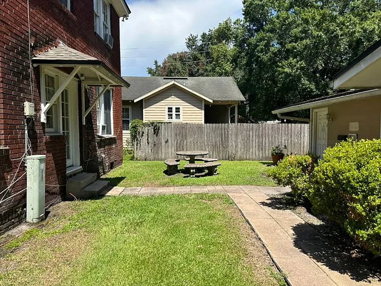 Post St 2908 — Photo 11