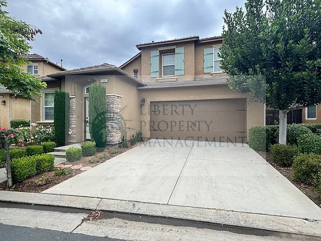 4 bed, 2.5 bath, 1616 sqft, $2,795 — Photo 1