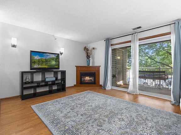3rd image of 1225 Ferndale St N #B9