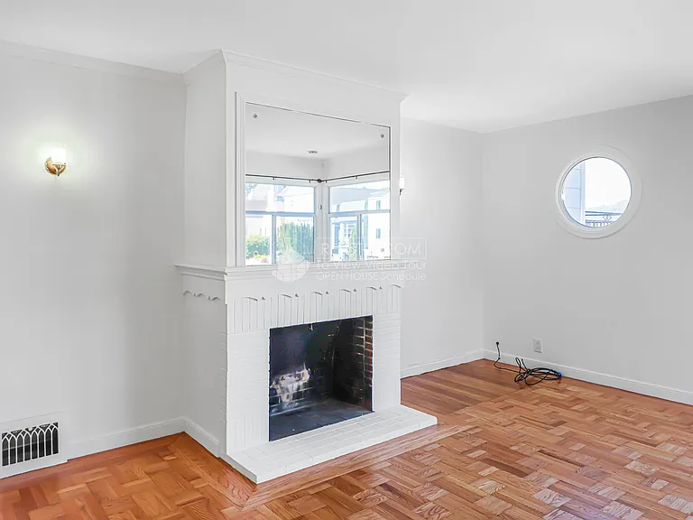 2043 10th Ave — Photo 5