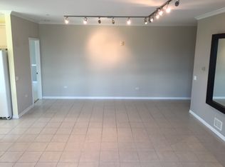 660 McHenry Rd APT 201, Wheeling, IL 60090