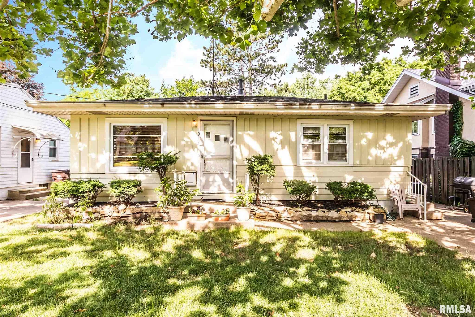 1917 N Hampton Ct photo 1