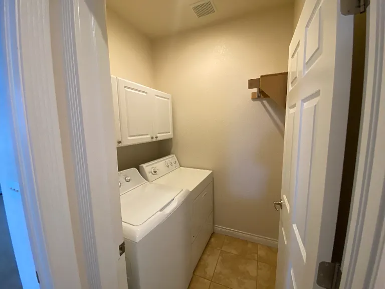 2852 Wabash St — Photo 14