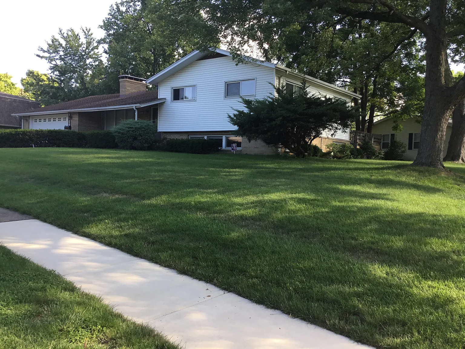 301 Hillside Ln photo 1