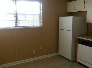 121 Lakeview Ct APT C, Louisville, TN 37777