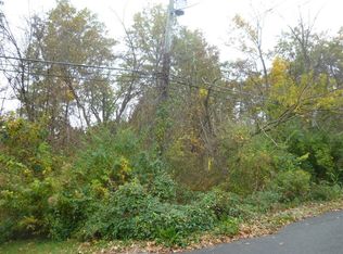 Manor Dr, Columbus, OH 43232
