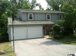 992 Martin Ln, Harrisburg, PA 17111