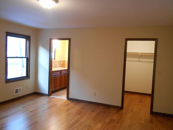 5th image of 519 New York Ave #2
