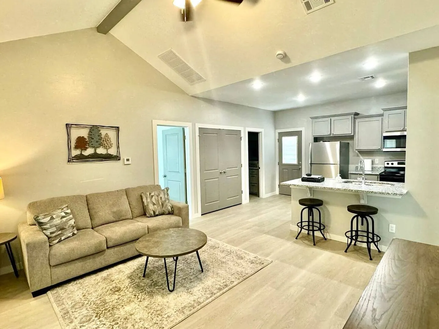 Fully Furnished 2BR/2BA | Brand-new w/ All Utilities Included — Photo 3