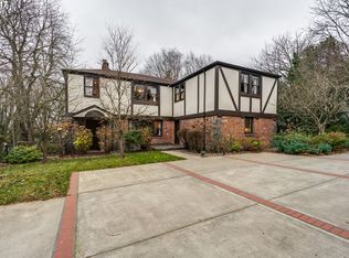 7080 SW Canyon Crest Dr, Portland, OR 97225
