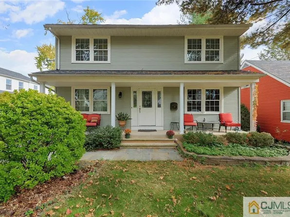 70 Voorhees Pl, Metuchen, NJ 08840