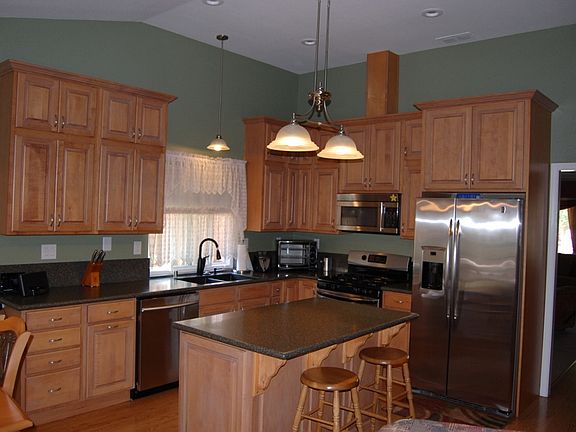 4th image of 1055 Haman Way