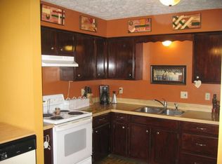 806 Prairie Ct, Hickman, NE 68372