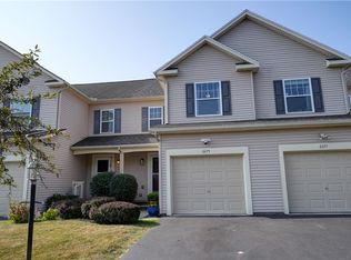 6275 Mallard Pt, Farmington, NY 14425