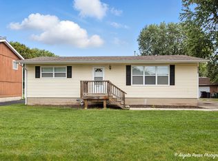 4420 Clearview Dr, McHenry, IL 60050