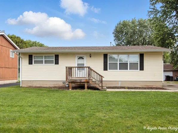 4420 Clearview Dr, McHenry, IL 60050