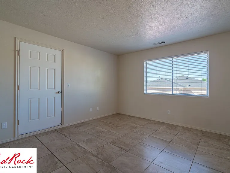 Fourplex - 620 W Evans Ridge — Photo 63