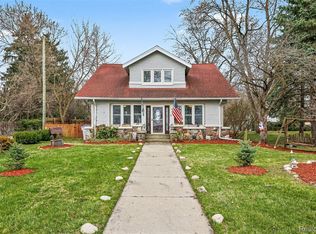 66 E Shore Dr, Whitmore Lake, MI