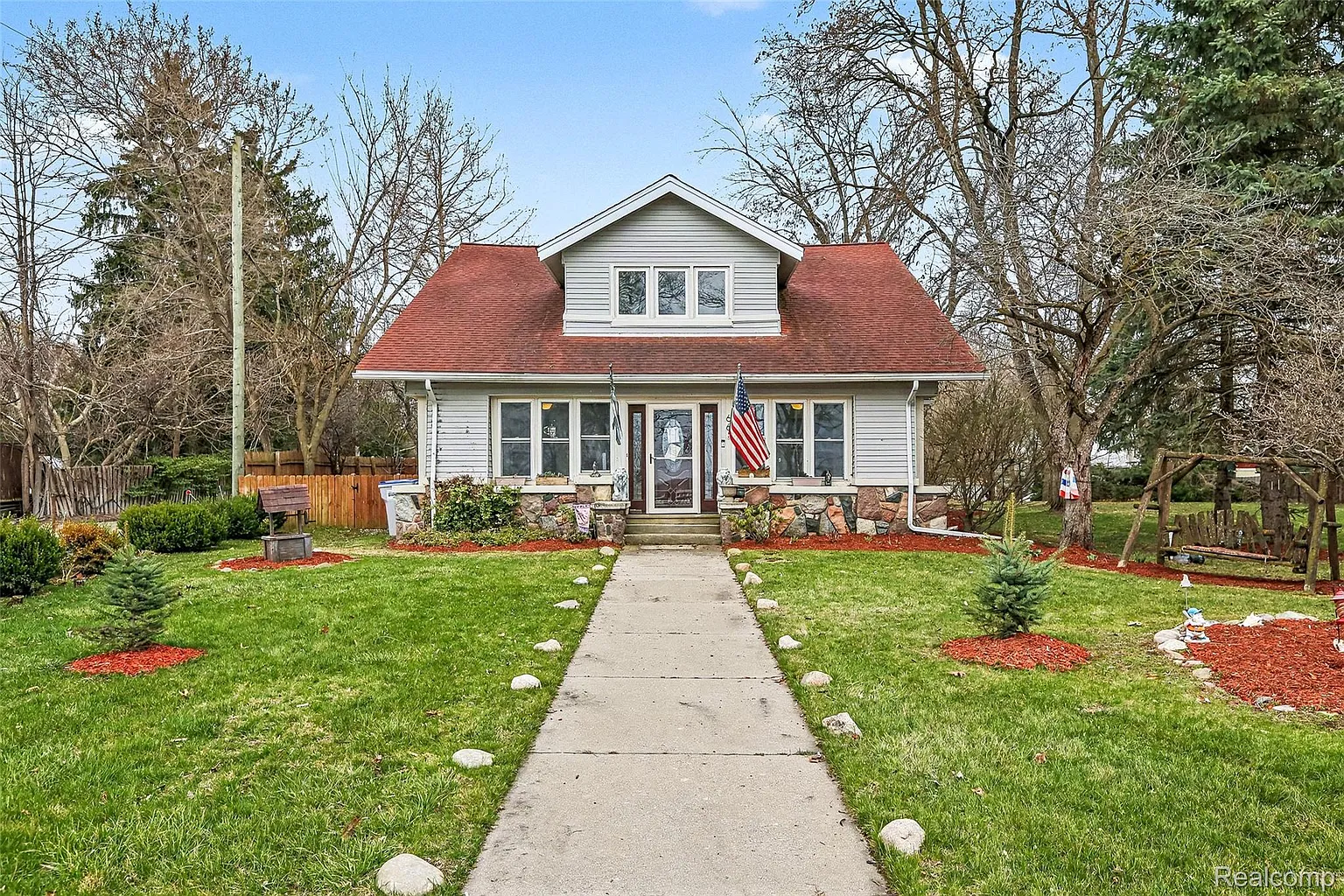 66 E Shore Dr photo 1