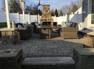 235 Highridge Rd, Somerset, MA 02726