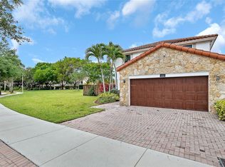 818 NW 99th Ct, Miami, FL 33172