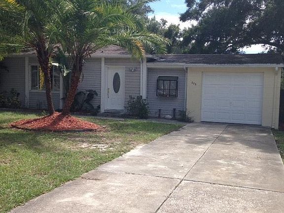 Main entrance and front yard