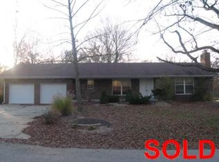 1937 Shook Ln, Centralia, IL 62801