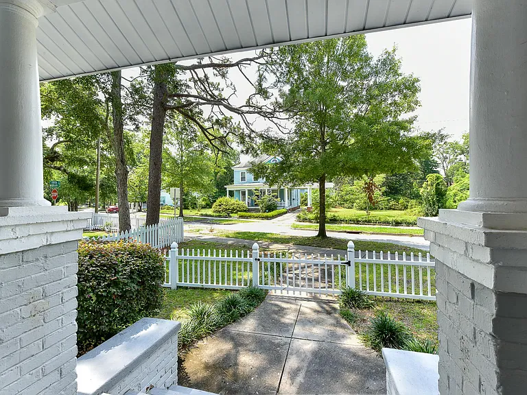 1719 Wrightsville Ave — Photo 3