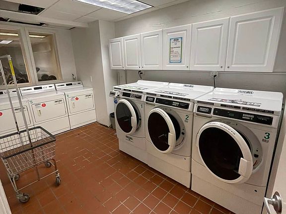3rd image of 343 W 51st St APT 6B