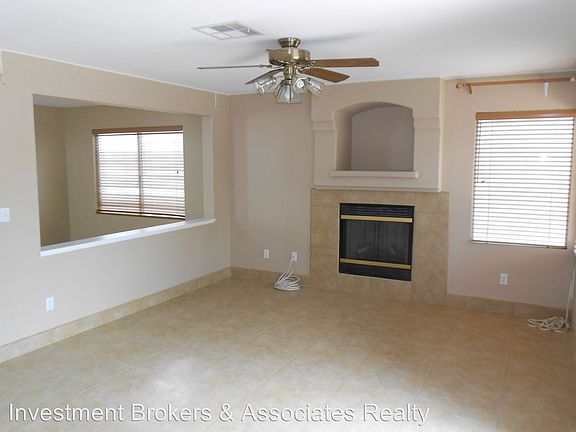 3rd image of 9822 Pioneer Ave