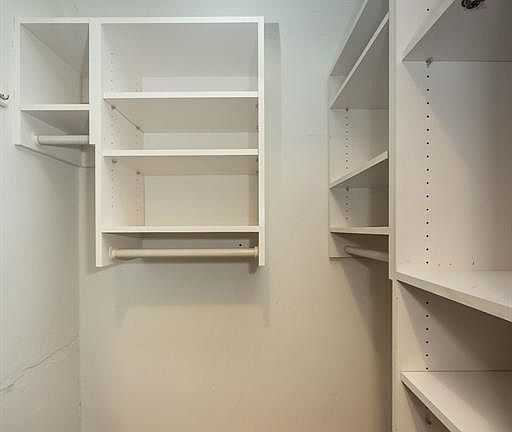 4th image of 7823 Gannon Ave