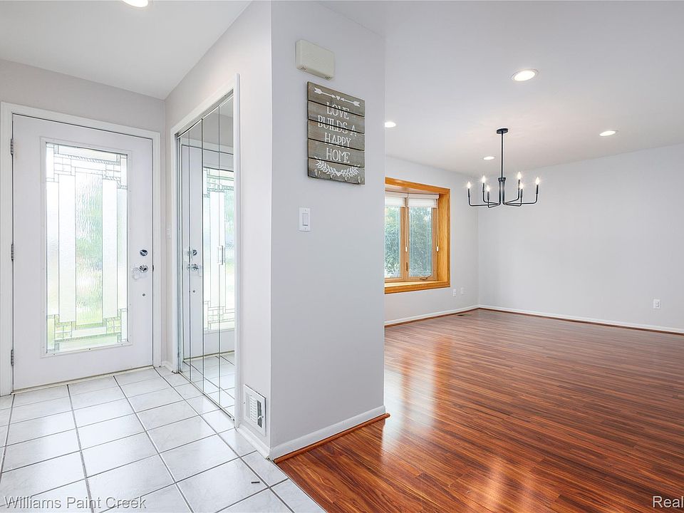 14271 Elgin St, photo 2