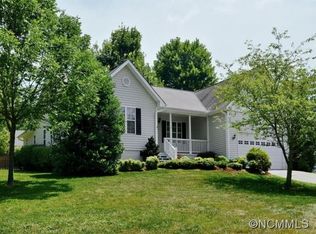 12 Carter View Ln, Arden, NC 28704