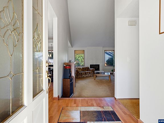 5th image of 20130 SW 71st Ave