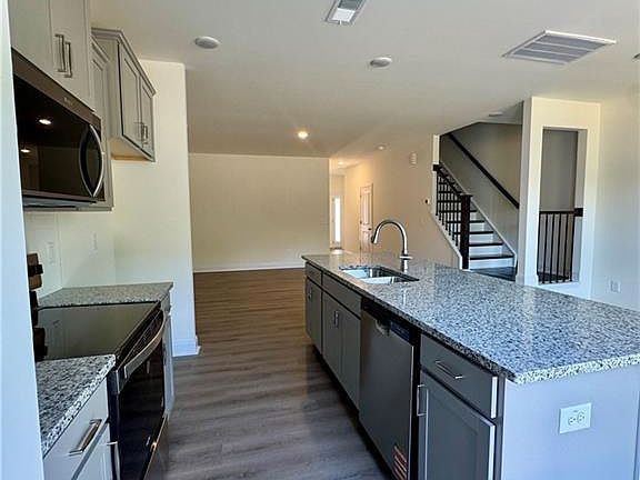 3rd image of 1251 Hammond Dr