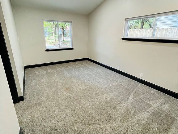5th image of 3623 S New Haven Ave
