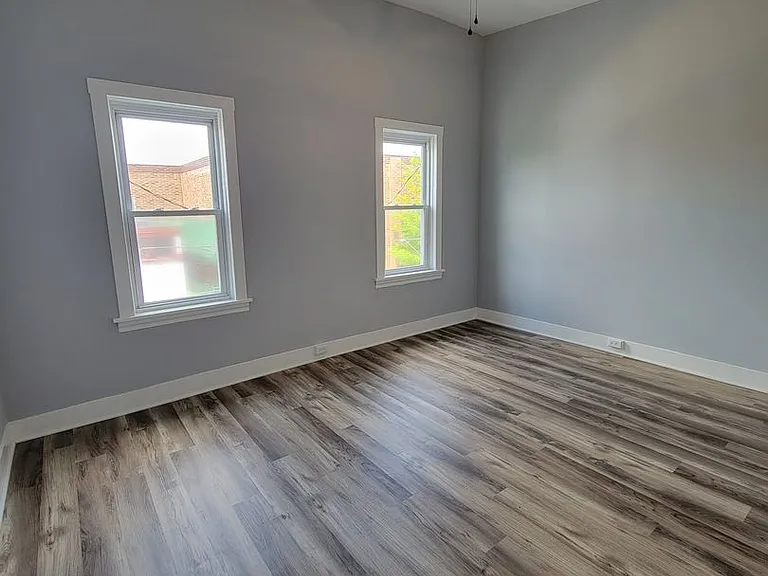 510 E Fulton St — Photo 3