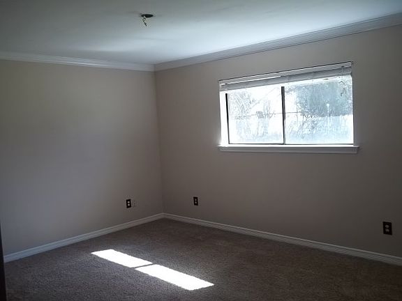 5th image of 1006 Fairlawn Dr