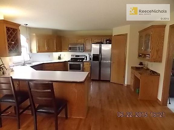 2nd image of 246 NE Victoria Dr