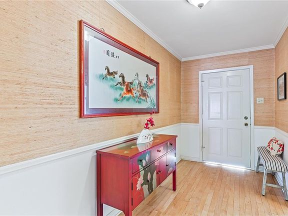 4th image of 10021 Townridge Dr