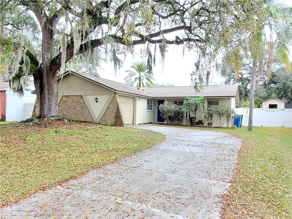 1st image of 8850 Oak Cir