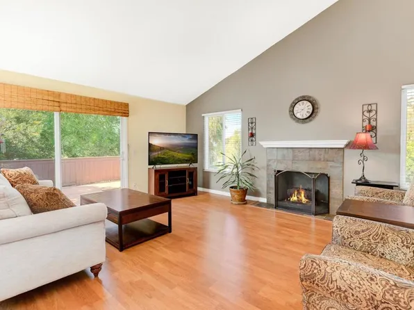 2031 Golden Circle Dr, Escondido, CA 92026