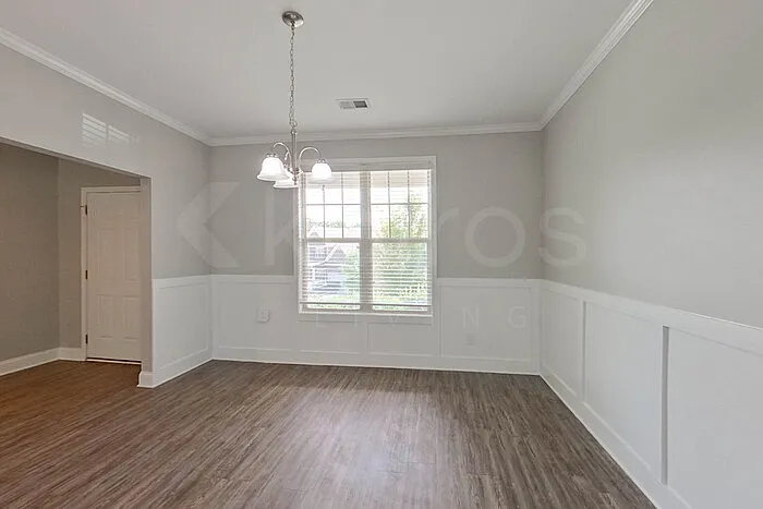5 bed, 3.0 bath, 2572 sqft, $2,499 — Photo 3