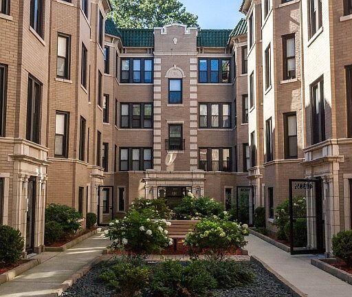 2nd image of 4034 N Ashland Ave APT 3E