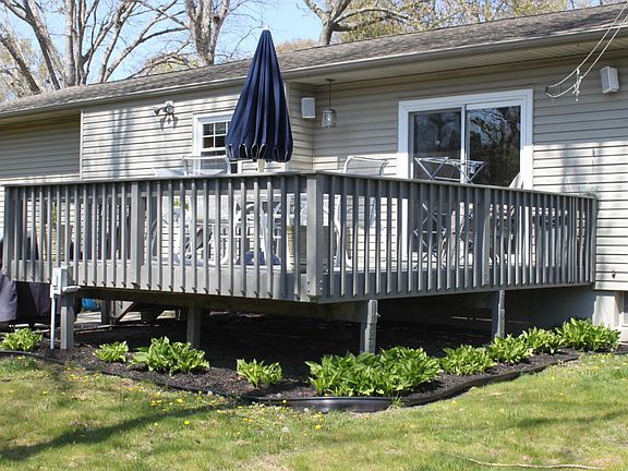 3rd image of 49 River Park Dr